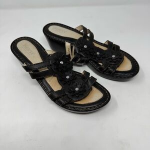Born Leather Flower Wedge Sandals Womens Size 8 Black Slip On Strappy Boho